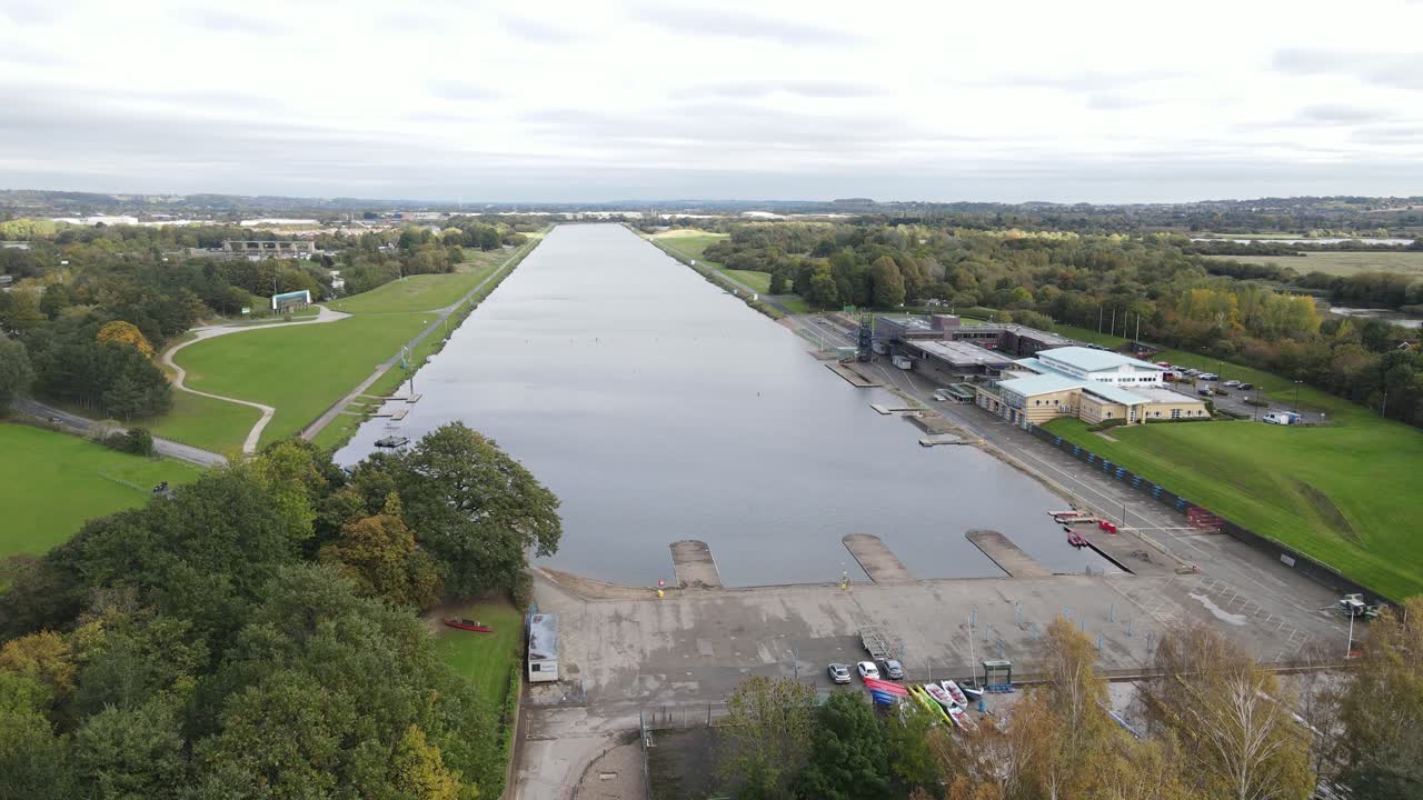 el centro nacional de deportes acuáticos holme pierrepont, nottinghamshire, inglaterra, reino unido, vista aérea