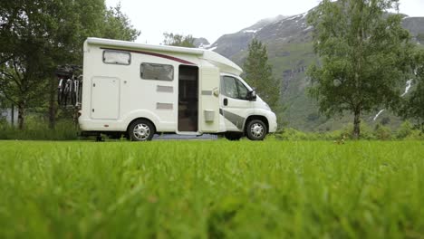 Familienurlaub,-Wohnmobil,-Urlaubsreise-Im-Wohnmobil