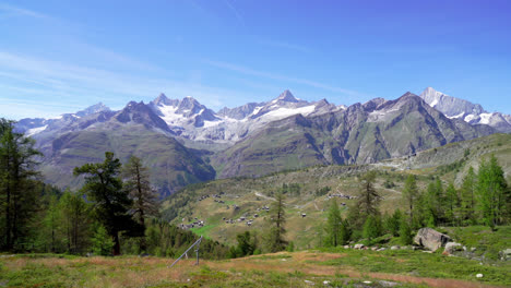 Matterhorn-and-Alps-Mountain-in-Zermatt,-Switzerland