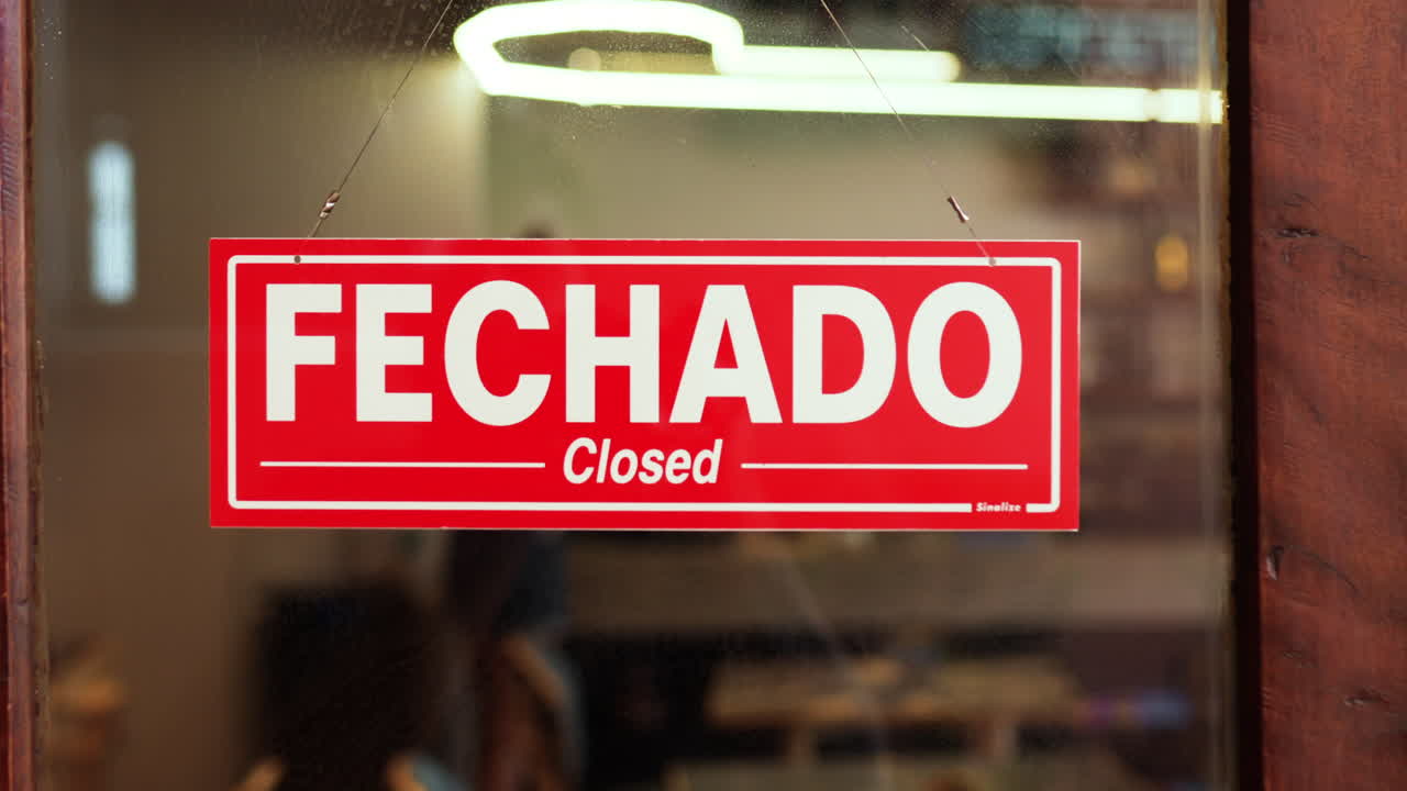 닫힌 커피의 표지판