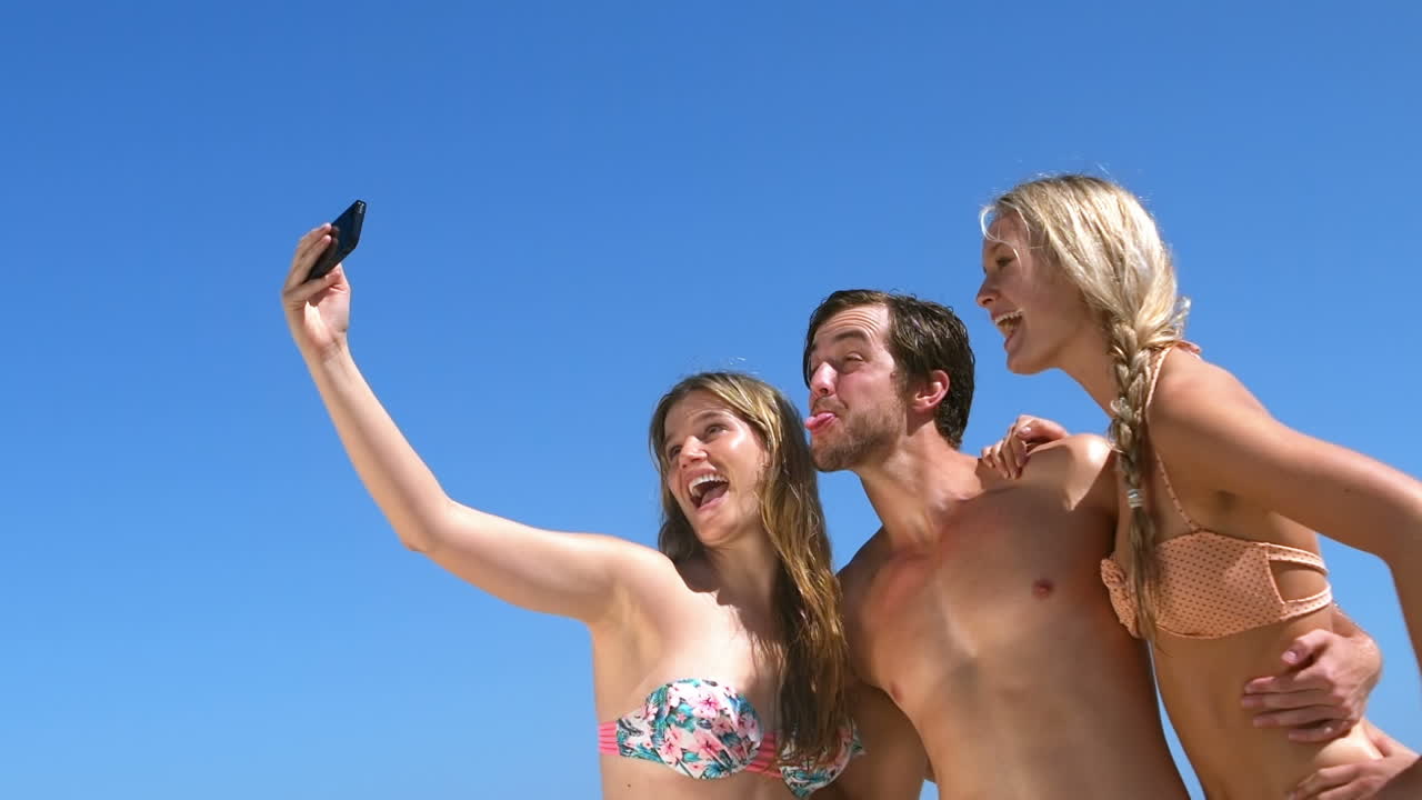 Amici sulla spiaggia