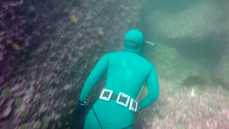 free diver in cold water quebec