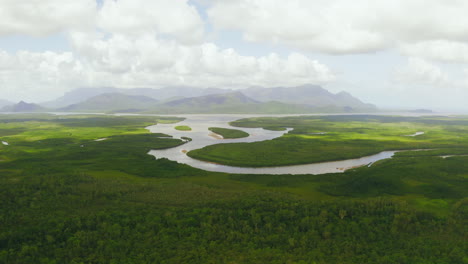 La-Hierba-Siempre-Es-Más-Verde-De-Este-Lado