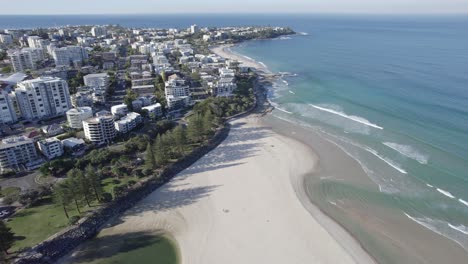 Suburb-And-Seascape-In-Kings-Beach,-Caloundra,-Queensland,-Australia---aerial-drone-shot