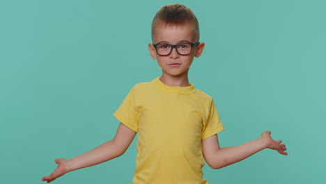 niños confundidos niño sintiéndose avergonzado por pregunta ambigua, teniendo dudas, sin idea sin idea