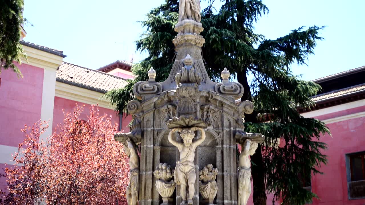 la fuente de la gloria, madrid.