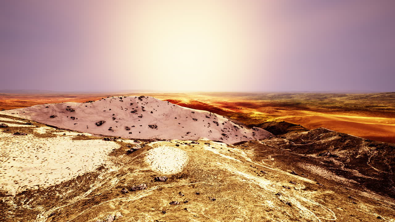 노란색과 녹슬은 모래 산의 전망