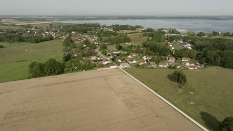 Francia-Ciudad-Pueblo-Lago-Embalse-Verano-Vista-Aérea-Mesnil-Saint-Pere-Lac-D-Orient