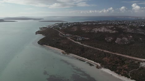 paisaje panorámico en la bahía de shark, langebaan, sudáfrica - panorámica aérea