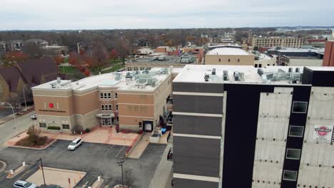 Pan-of-Downtown-Muskegon,-MI.-Western-Ave