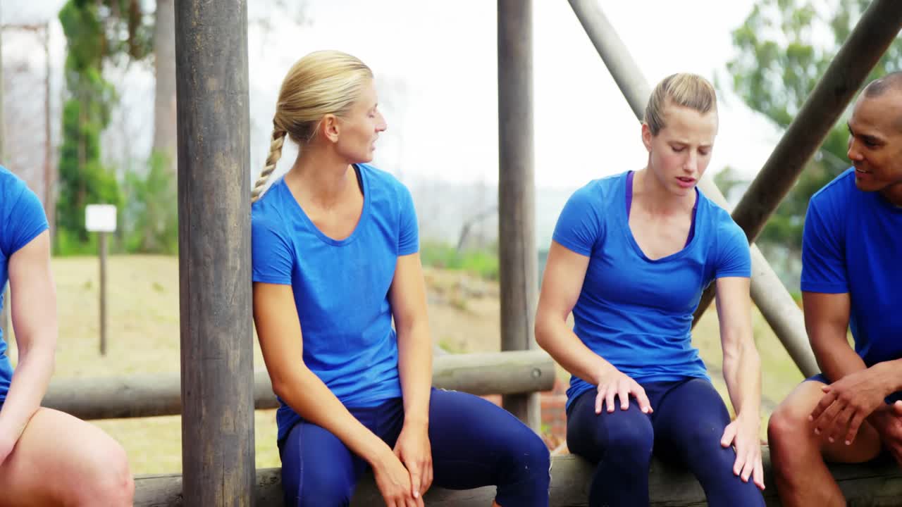 부트 캠프 4k에서 서로 상호 작용하는 적합한 사람들