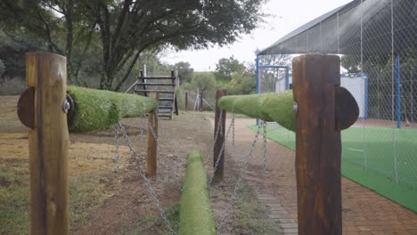 Obstáculos-En-El-Jardín-De-Infantes.-Juegos-De-Patio