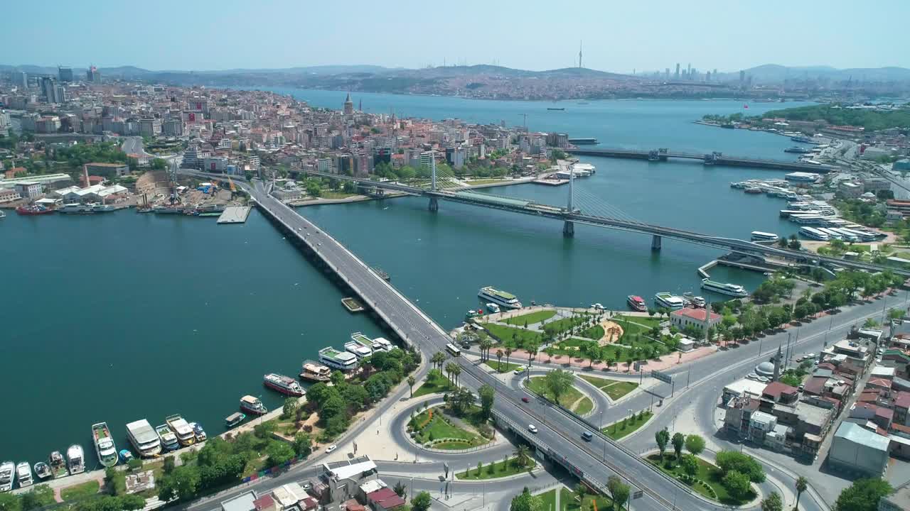 estambul, puente del metro de unkapani imágenes aéreas hora del día