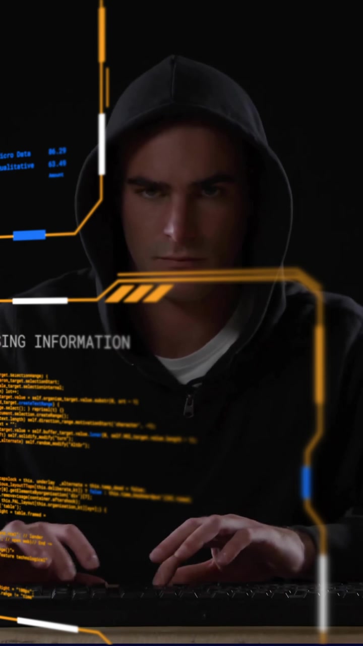 Animazione di elaborazione dati digitali su schermi su un uomo caucasico che usa un laptop.