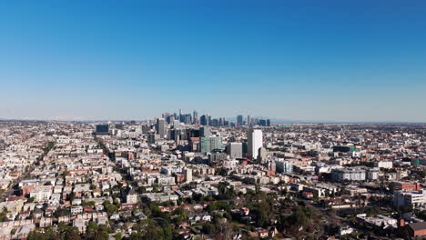 vista aérea del horizonte de los ángeles hacia el centro de la ciudad.