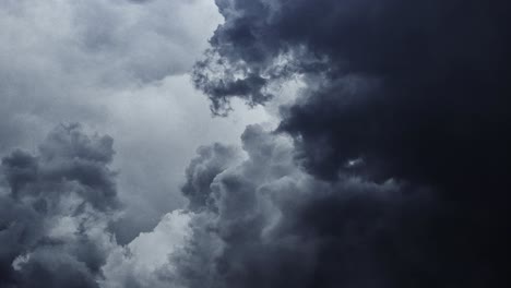 espesas nubes moviéndose en el cielo, tormenta 4k
