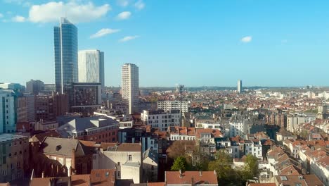 Sonnige-Skyline-Von-Brüssel-Mit-Dem-Turm-Der-Europäischen-Kommission:-DG-Wettbewerb