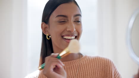 Mujer,-Cuidado-De-La-Piel-Y-Pincel-De-Maquillaje-En-La-Cara.