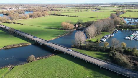 Puente-De-Carretera-St-Ives-Cambridgeshire-Reino-Unido-Drone-Vista-Aérea