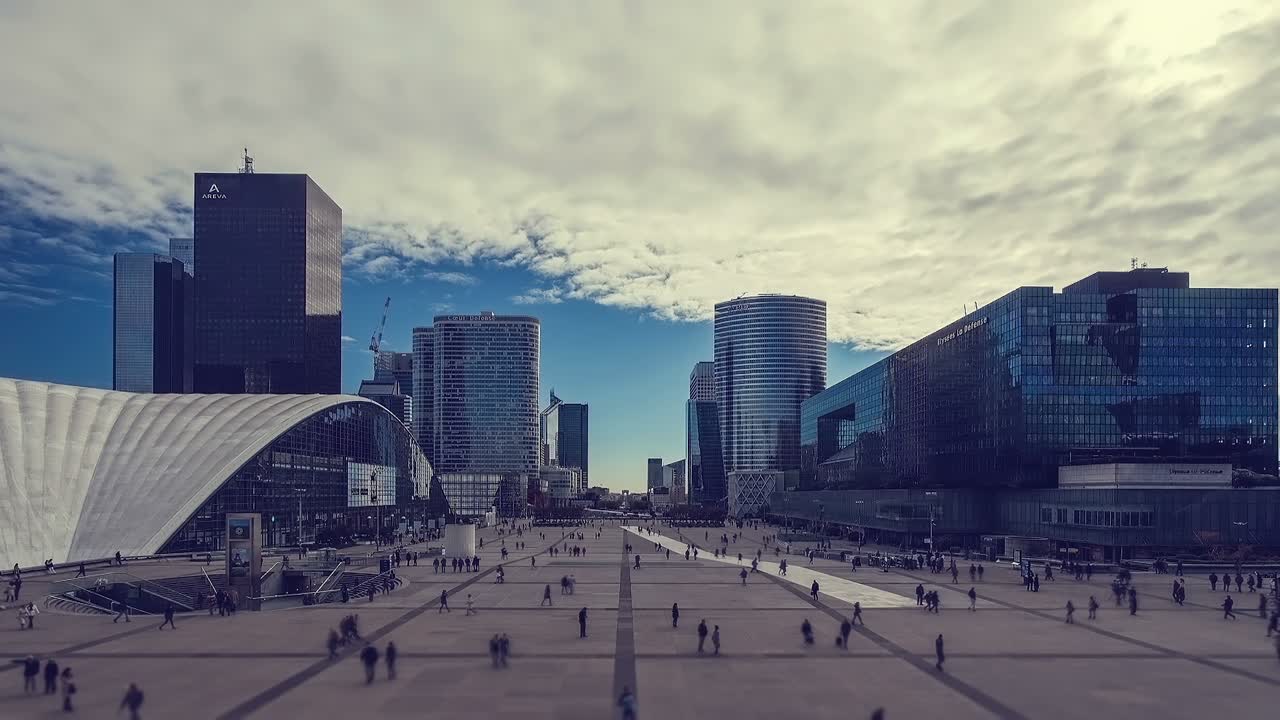 parís, francia - timelapse - el distrito financiero llamado la défense