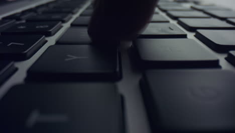 Male-hand-typing-on-laptop.-Closeup-man-using-laptop-computer