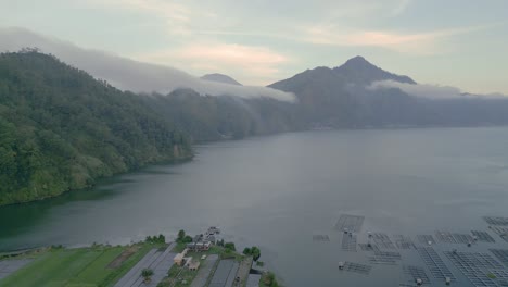 lago batur volcán activo monte bali indonesia
