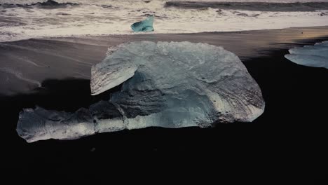 diamond beach in south iceland shot with different angles and cinematic movements in 4k