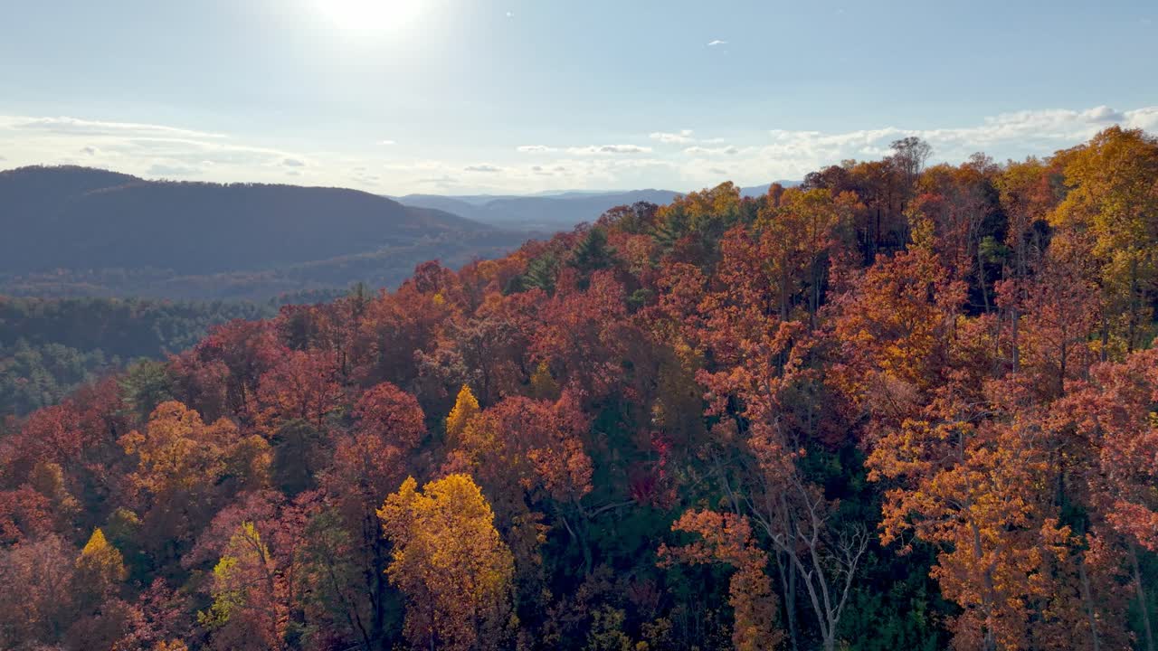노스캐롤라이나, 스톤 마운틴 NC 근처의 애팔래치아 및 블루 릿지 산맥의 단풍