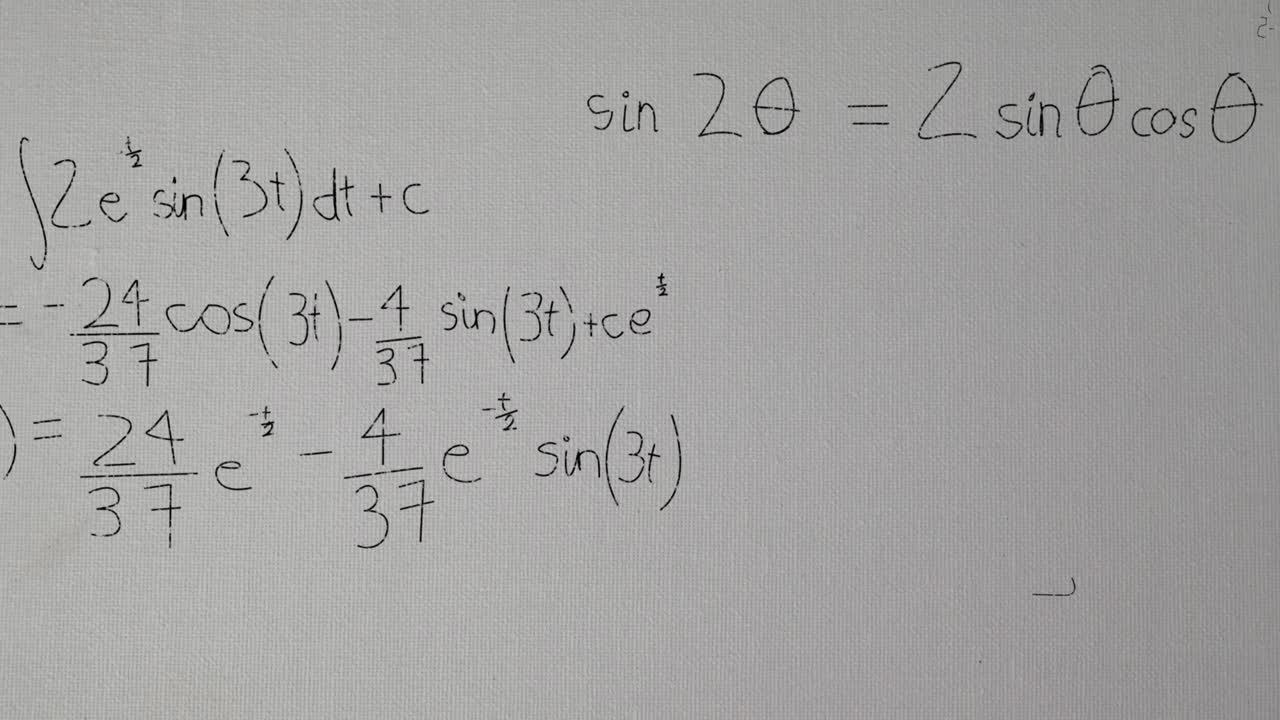 animación de ecuaciones matemáticas y dibujos en papel blanco