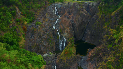 Kalksteinschlucht-Mit-Den-Kaskaden-Im-Versteckten-Wald-Nahe-Kuranda-In-Cairns,-Queensland-Australien