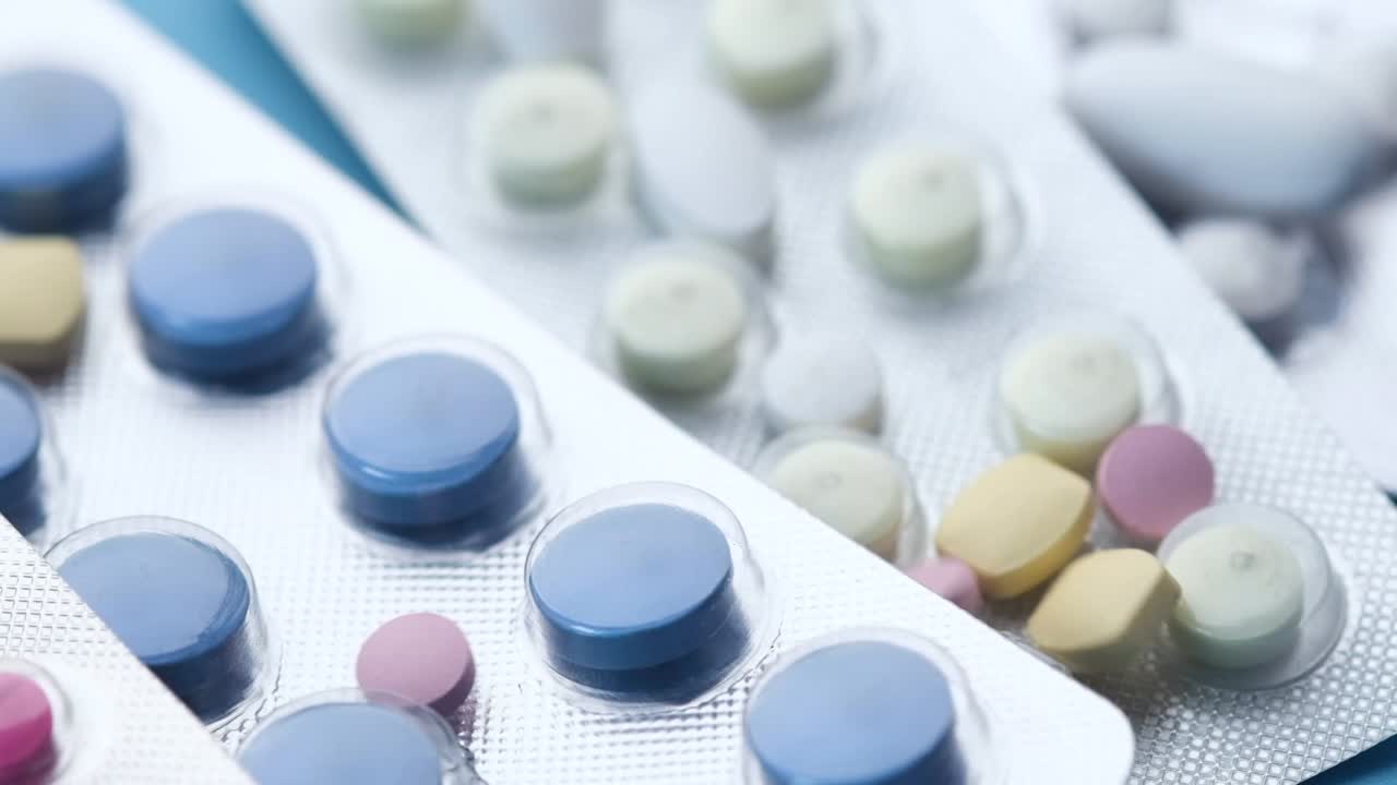 분류 된 약은 블리스터 패키지에 있습니다.