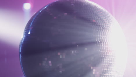 imagen abstracta y bola de discoteca