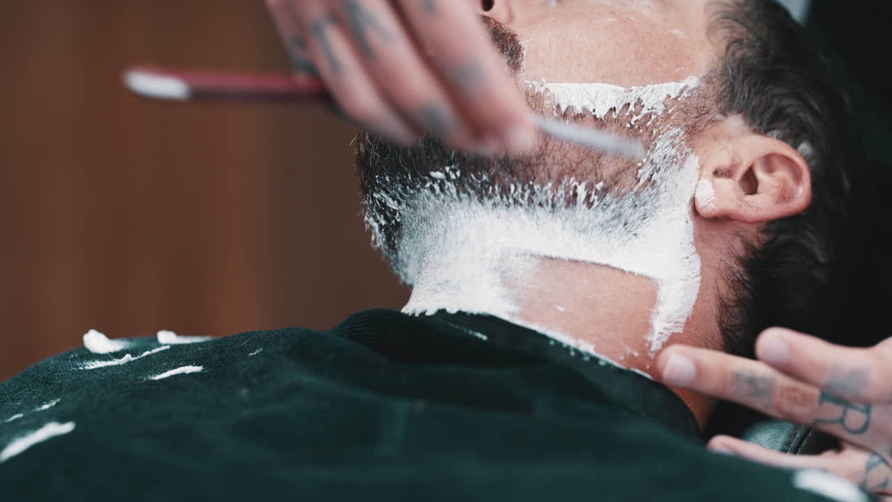 Få ting føles bedre end en frisk barbering