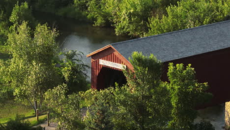 Zumbrota-Covered-Bridge-Park-Over-Zumbro-River-In-Goodhue-County,-Minnesota,-United-States