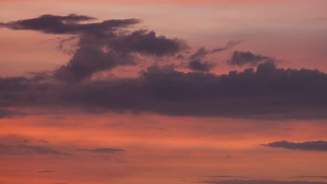 paisaje de nubes al atardecer