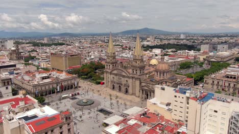 Aerial-View-Of-Guadalajara-Cathedral-And-Plaza-Guadalajara-In-Jalisco,-Mexico