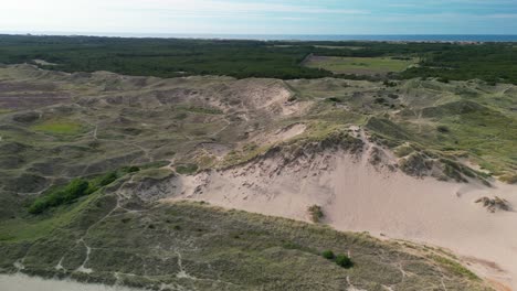 Antena-De-Grandes-Dunas-De-Arena-En-La-Playa,-Skagen,-Dinamarca