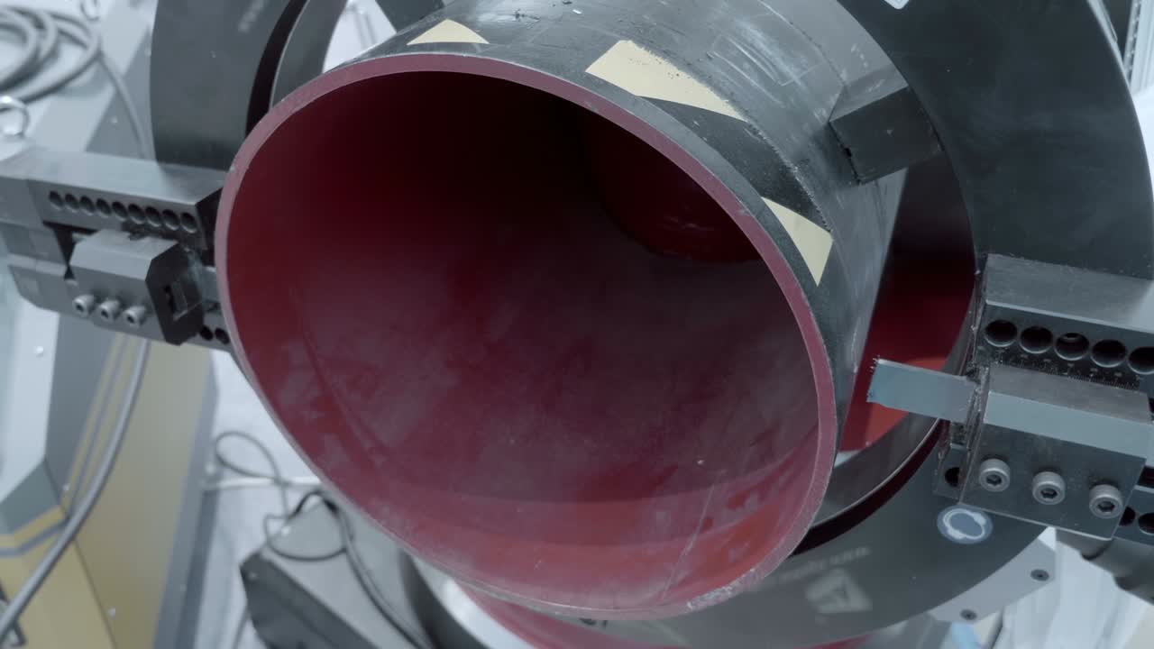Industrial equipment for high-quality automatic cutting of metal pipes