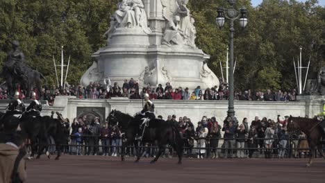 royal guards on horseback in london