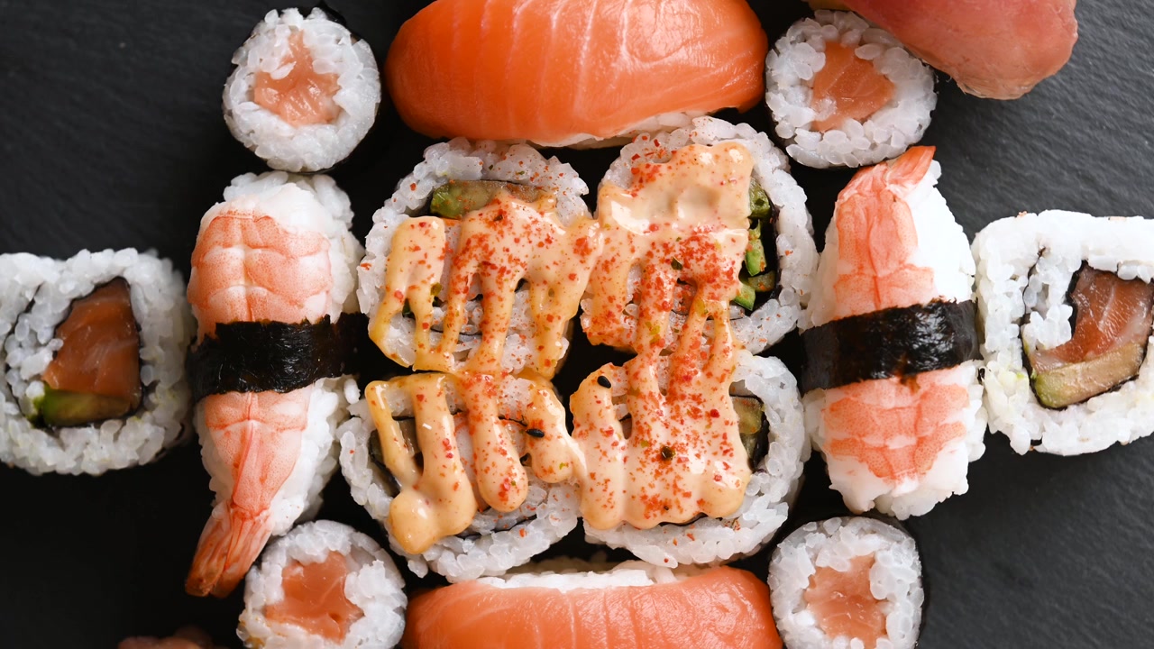 Roterende assorteret sushianretning