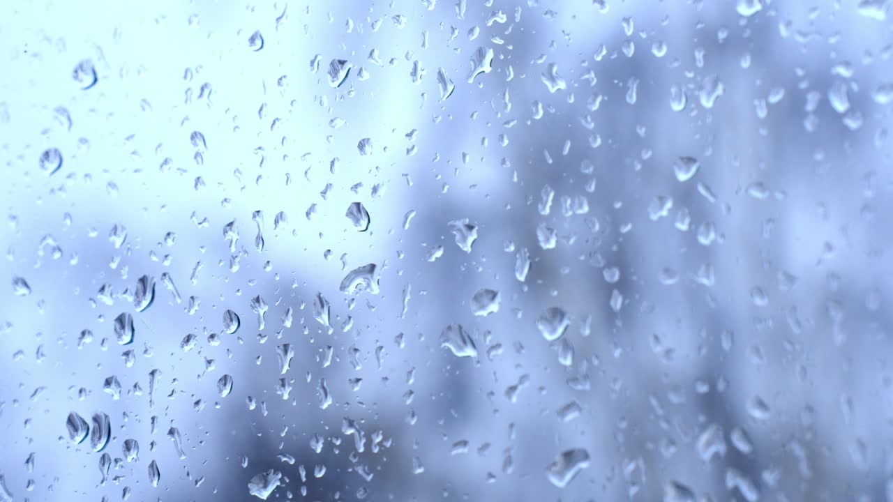 gotas de lluvia en una ventana