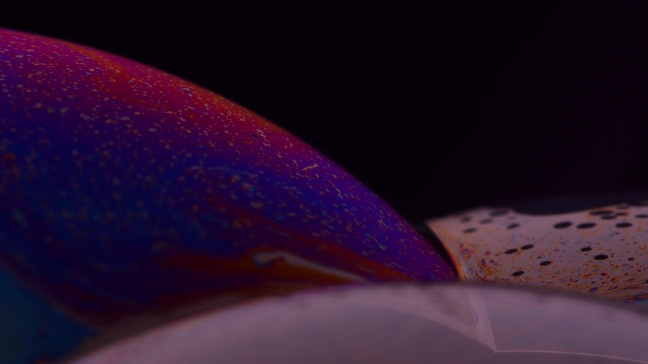 micro burbujas que se mueven alrededor de la superficie del jabón