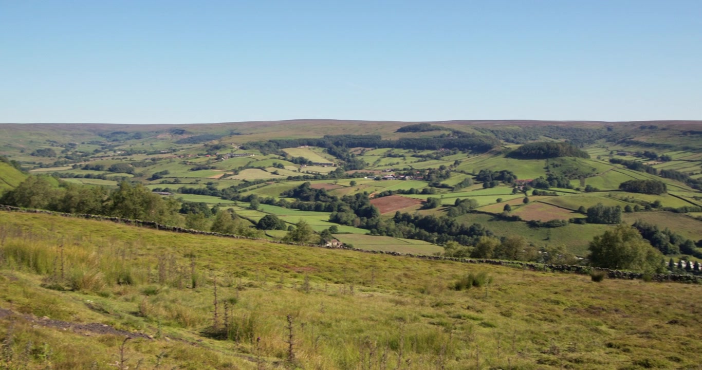 Panoramica della valle di Rosedale vicino alle fornaci sulla sommità a Spaunton Moor, presso l'abbazia di Rosedale.