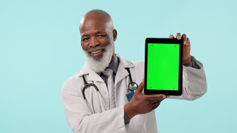 Doctor,-green-screen-tablet