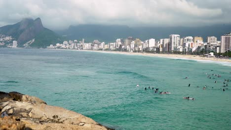 el lapso de tiempo de la playa de ipanema río de janeiro