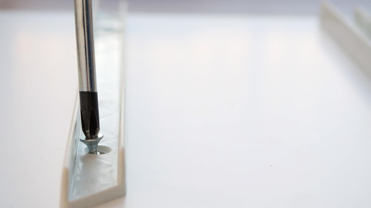 destornillador y tornillo