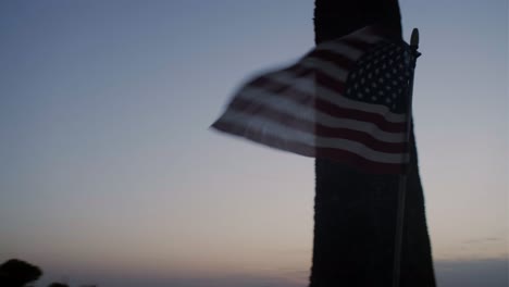 puesta de sol en una exhibición de granja con la vieja bandera americana, pan y hero shoot-7