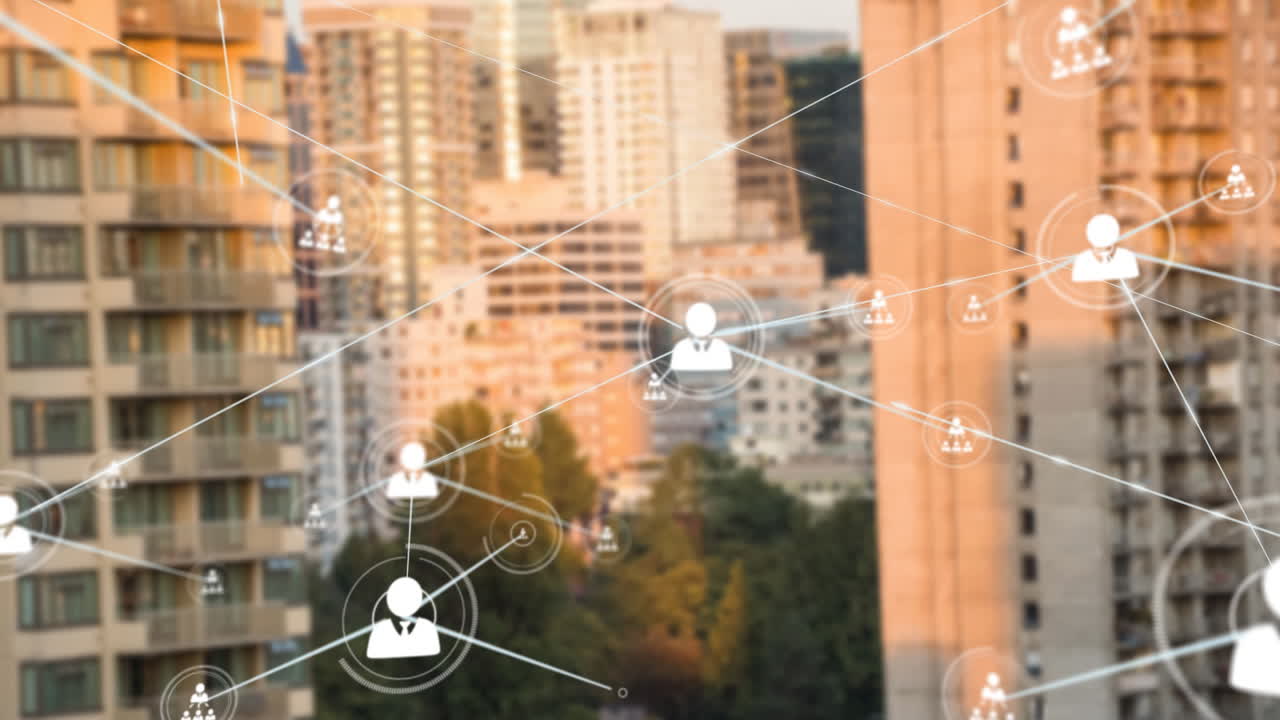 animación de la red de iconos de perfil contra edificios altos