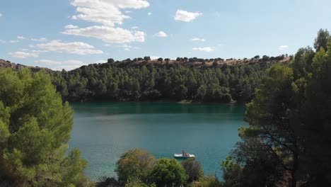 Freizeittag,-Kajakfahren-In-Der-Laguna-Batana-An-Einem-Sonnigen-Tag