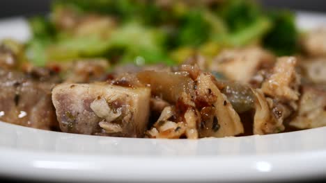 hongos salteados con ajo y perejil